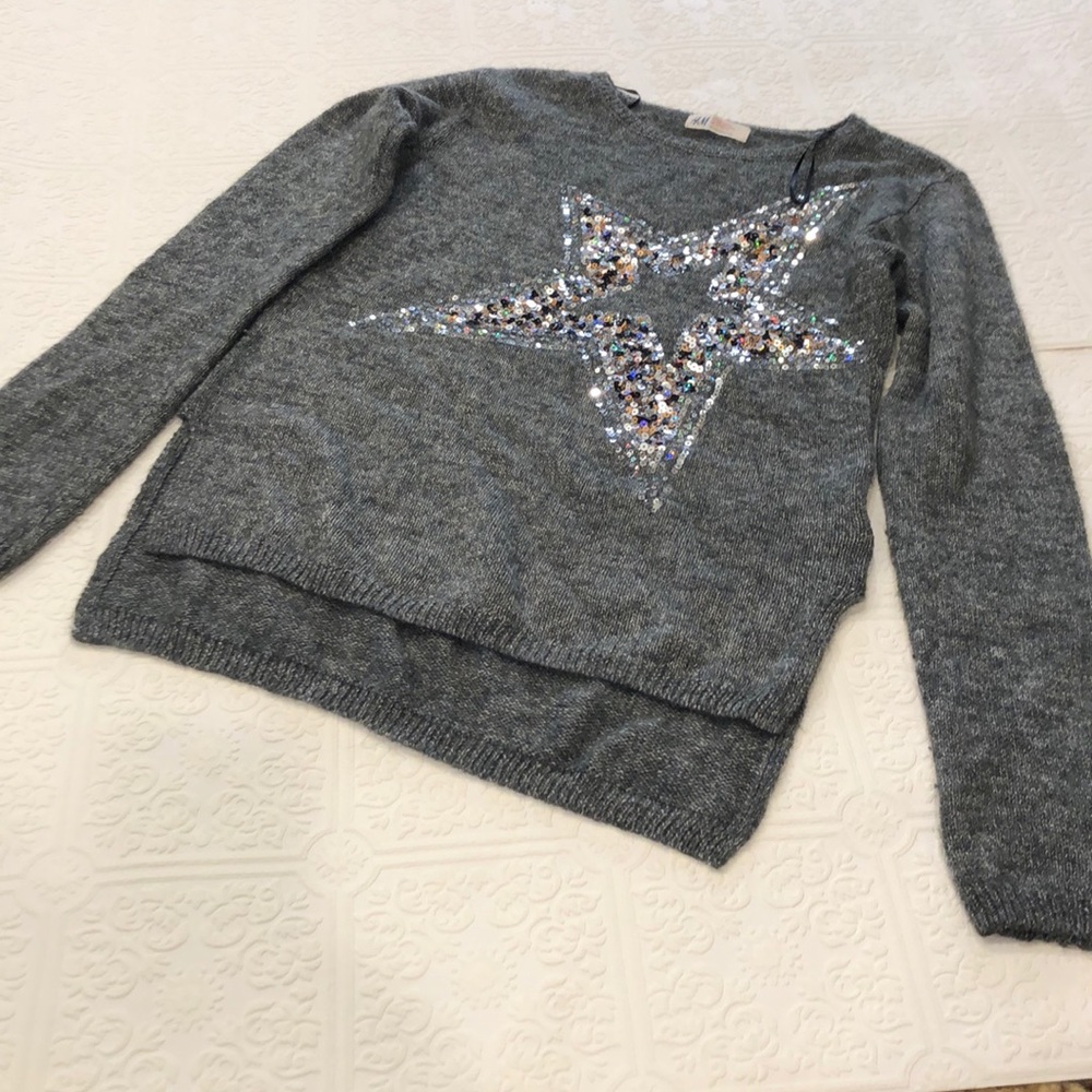 Girl H&M gray sweater with star sequins size 14